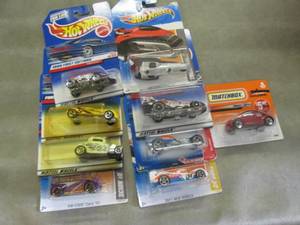 8 Hot Wheels, 1 Match Box ...
