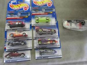 8 Hot Wheels, 1 Match Box ...