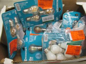 Lot of Ecosmart LED Bulbs- some dam...