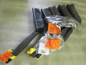 Lot of 5 Rubbermaid Commercial Prod...