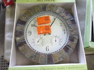 AcuRite 14 inch Faux Slate Wall Clo...