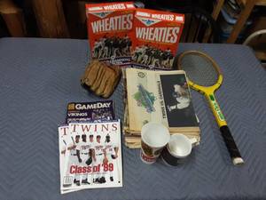 Vintage Sports Collectibles, Wilson Chris Evret Racquet, FR1000 Leather All Star Glove