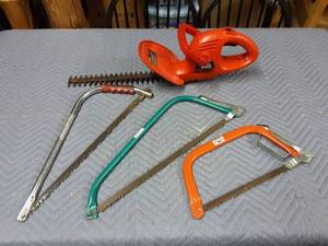 Black & Decker Electric Hedger, 3-Brush Saws
