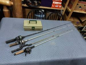 4-Fishing Poles (Daiwa Appollo With Johnson Crappie Pro), 3-Others With 2-Reels