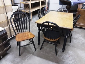 Farmhouse Table 36x60 With 5-Chairs