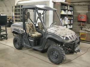 lot 2 image: 2006 Yamaha Rhino 660 4x4 Side-by-Side