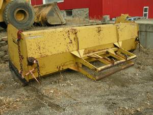 lot 3 image: 15 Snow Pusher