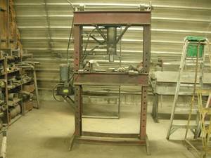 lot 12 image: Heavy Duty Custom 60 Ton Hydraulic Press