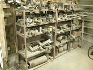 lot 14 image: Metal Hydraulic Press Parts, Bit, Accessories