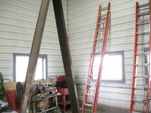lot 25 image: Louisville Fiberglass Extension Ladder