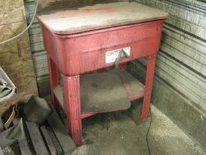 lot 24 image: Wel-Bilt 20 Gallon Parts Washer