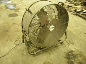 lot 46 image: Extreme Air Shop Fan