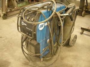 lot 54 image: Miller Millermatic 350P With Spoolmatic 30A Gun