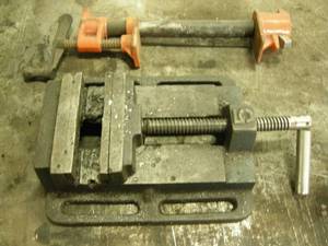 lot 75 image: Machinist Vise and Clamp