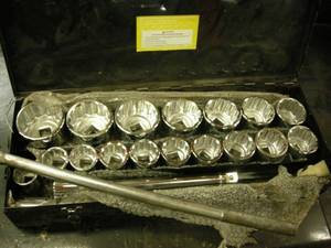 lot 86 image: Large 1 dr Socket Set