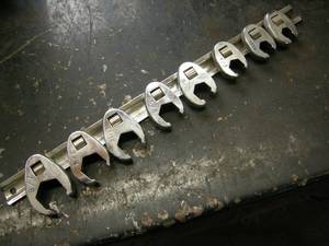 lot 93 image: Crowsfeet Set - SAE