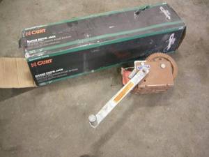 lot 102 image: Marine Swivel Jack and Crank