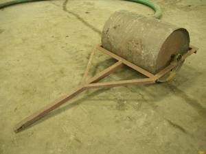 lot 119 image: Pull Behind Drum Roller
