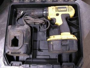 lot 145 image: DeWalt 18v 12 VSR Drill