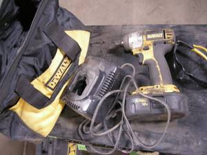 lot 148 image: DeWalt 18v 12 Impact Wrench