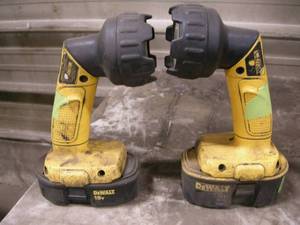 lot 152 image: 2 DeWalt 18v Flashlights