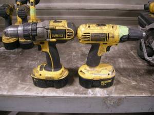 lot 154 image: 2 DeWalt 18v Drills