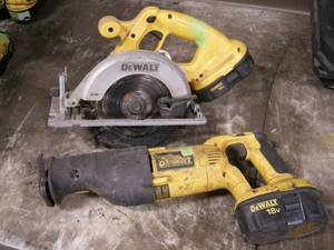 lot 155 image: 2 DeWalt 18v Saws