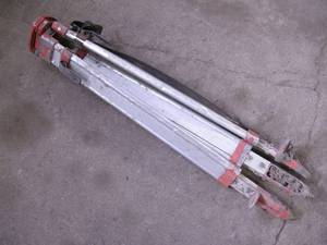 lot 165 image: Laser Level Aluminum Tripod