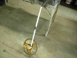 lot 170 image: Keson Roadrunner Feet Measurer