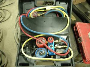 lot 200 image: ATD Deluxe Dual Aluminum AC Manifold Gauge Set