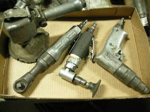 lot 205 image: 4 Air Tools