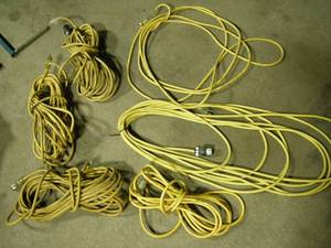 lot 208 image: 6 Extension Cords