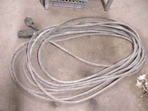 lot 209 image: Heavy Duty 75 220V Power Cord
