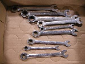 lot 222 image: Misc Ratcheting Wrenches