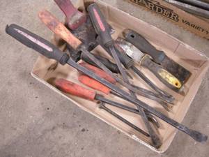lot 224 image: Misc Pry-Bars