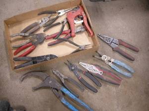lot 225 image: Variety Specialty Pliers