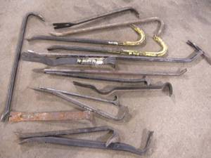 lot 230 image: Group Pry-bars