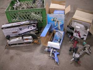 lot 258 image: Autobody Air Paint Spray Guns and Sander