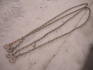 lot 274 image: 2 Log Chains, 16 - 18
