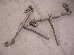 lot 284 image: 2 Ratcheting Load Binders
