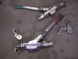 lot 285 image: 2 Ratcheting Come-alongs