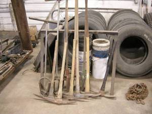 lot 292 image: Hole Diggers, Picks, Grub Hoes