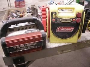 lot 298 image: Battery Charger, Power Pack