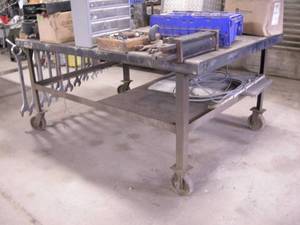 lot 318 image: Rolling Metal Shop Table