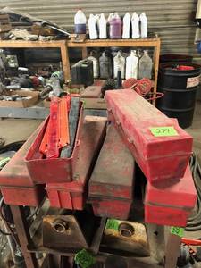 lot 279 image: 6 Roadside Emergency Reflector Kits