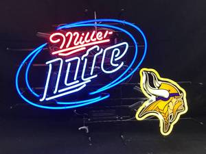 lot 31 image: Miller Lite Vikings neon with blue hoops
