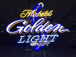 lot 41 image: Michelob Golden Light Draft