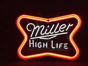 lot 88 image: Miller High Life flasher