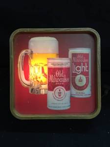 lot 131 image: Old Milwaukee light up sign