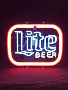lot 140 image: Miller Lite neon